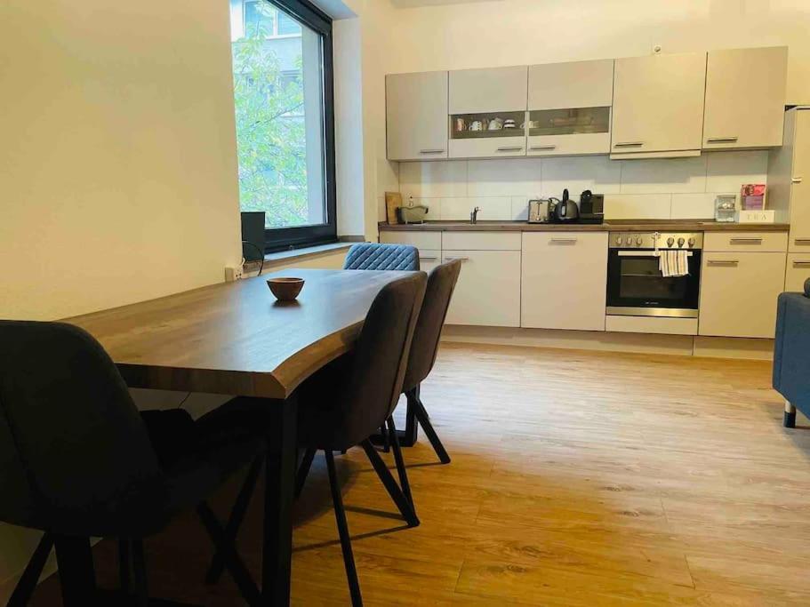 Zentrale Wohnung Direkt Am Hauptbahnhof - Bismarck Дюссельдорф Экстерьер фото