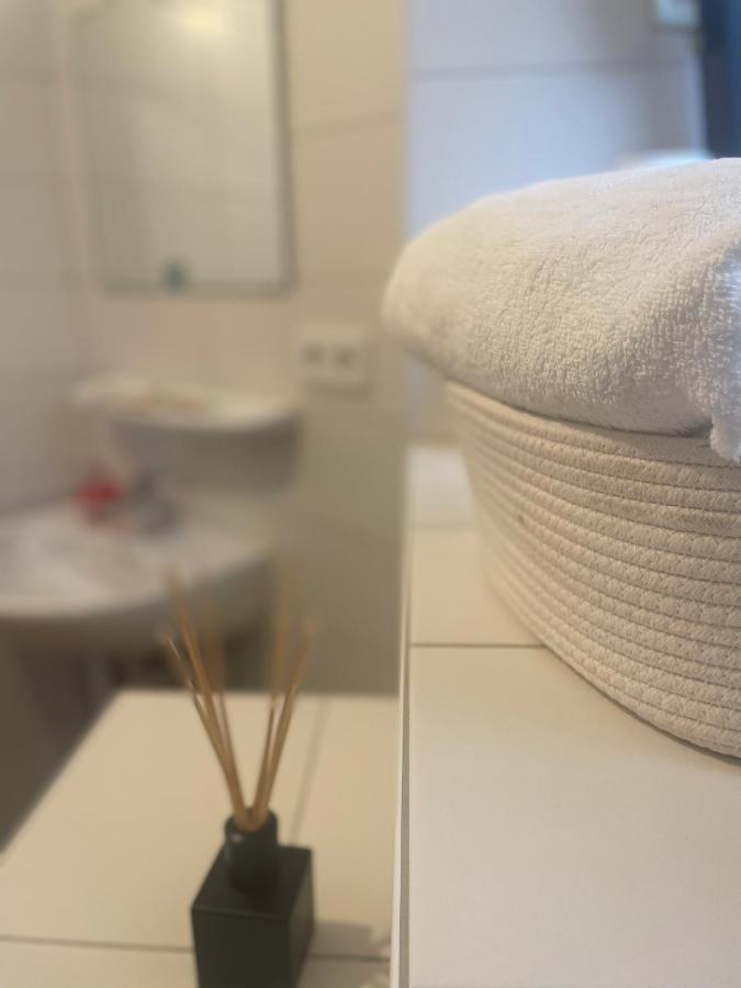 Zentrale Wohnung Direkt Am Hauptbahnhof - Bismarck Дюссельдорф Экстерьер фото